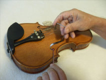 violinsoundpost009010.jpg